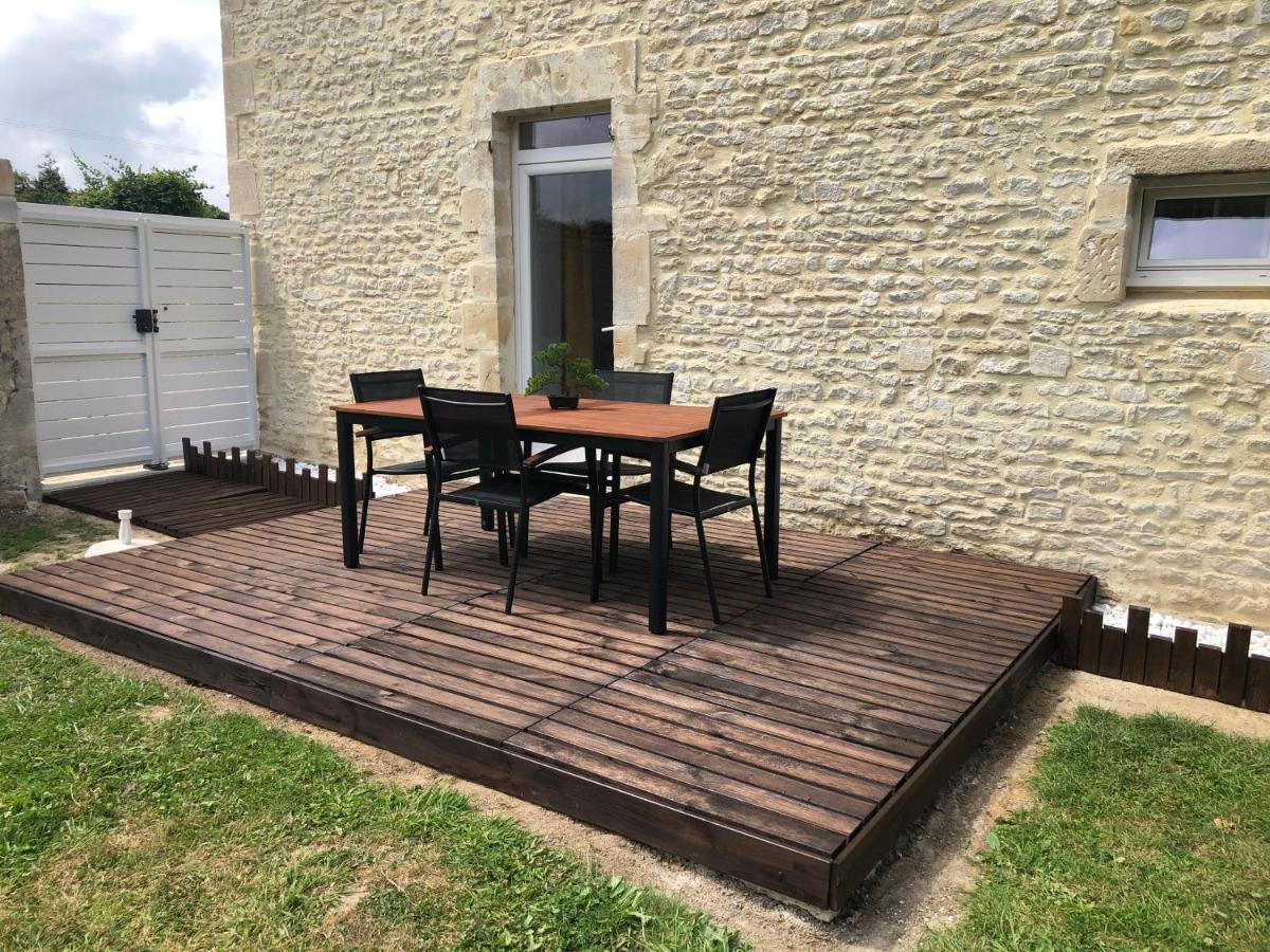 Gite Avec Jardin A 1,5 Km Des Plages Du Debarquement Tracy-sur-Mer Екстериор снимка