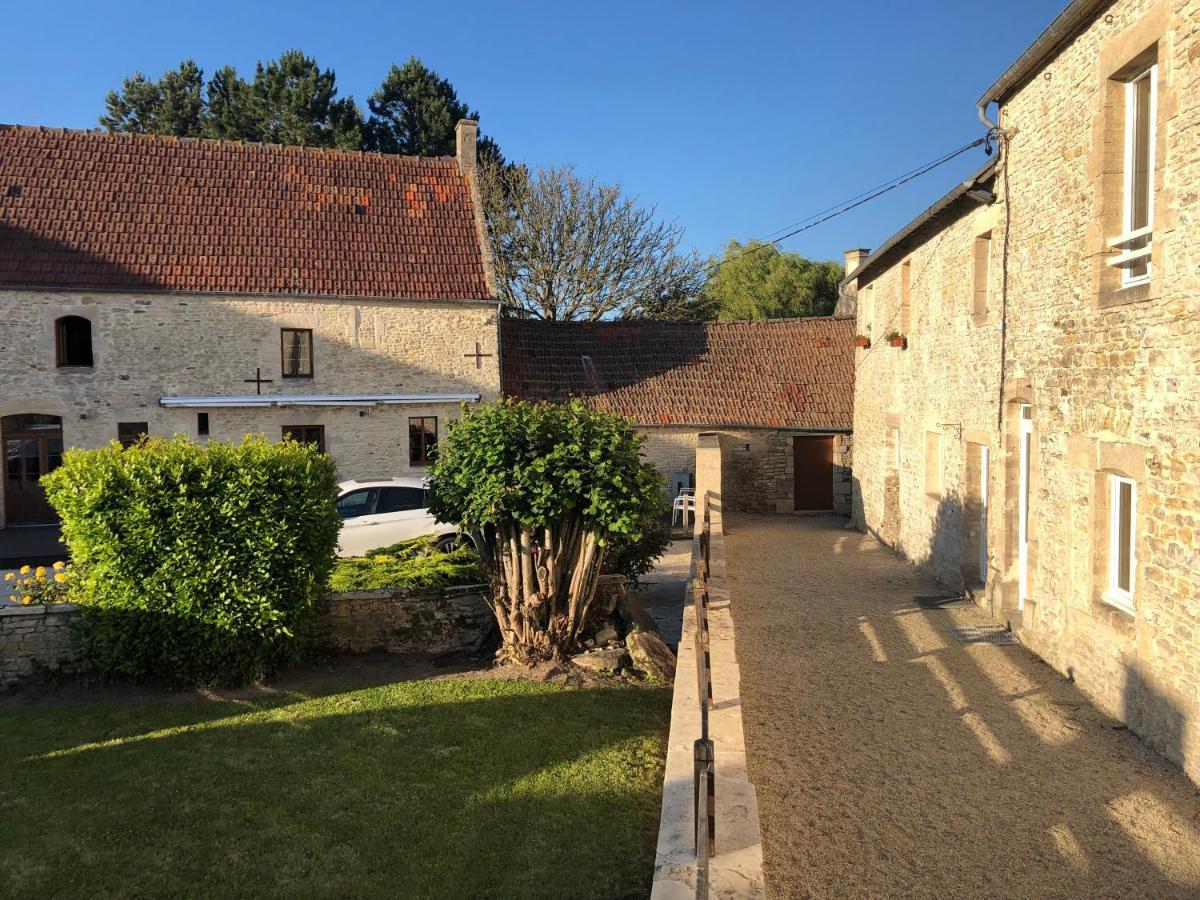 Gite Avec Jardin A 1,5 Km Des Plages Du Debarquement Tracy-sur-Mer Екстериор снимка